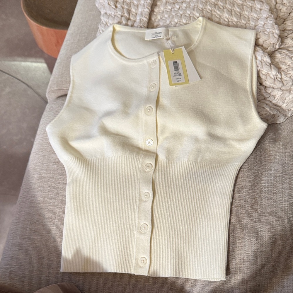 NWT Aritzia Wilfred Cream Sleeveless Button-Up Top (xxs)